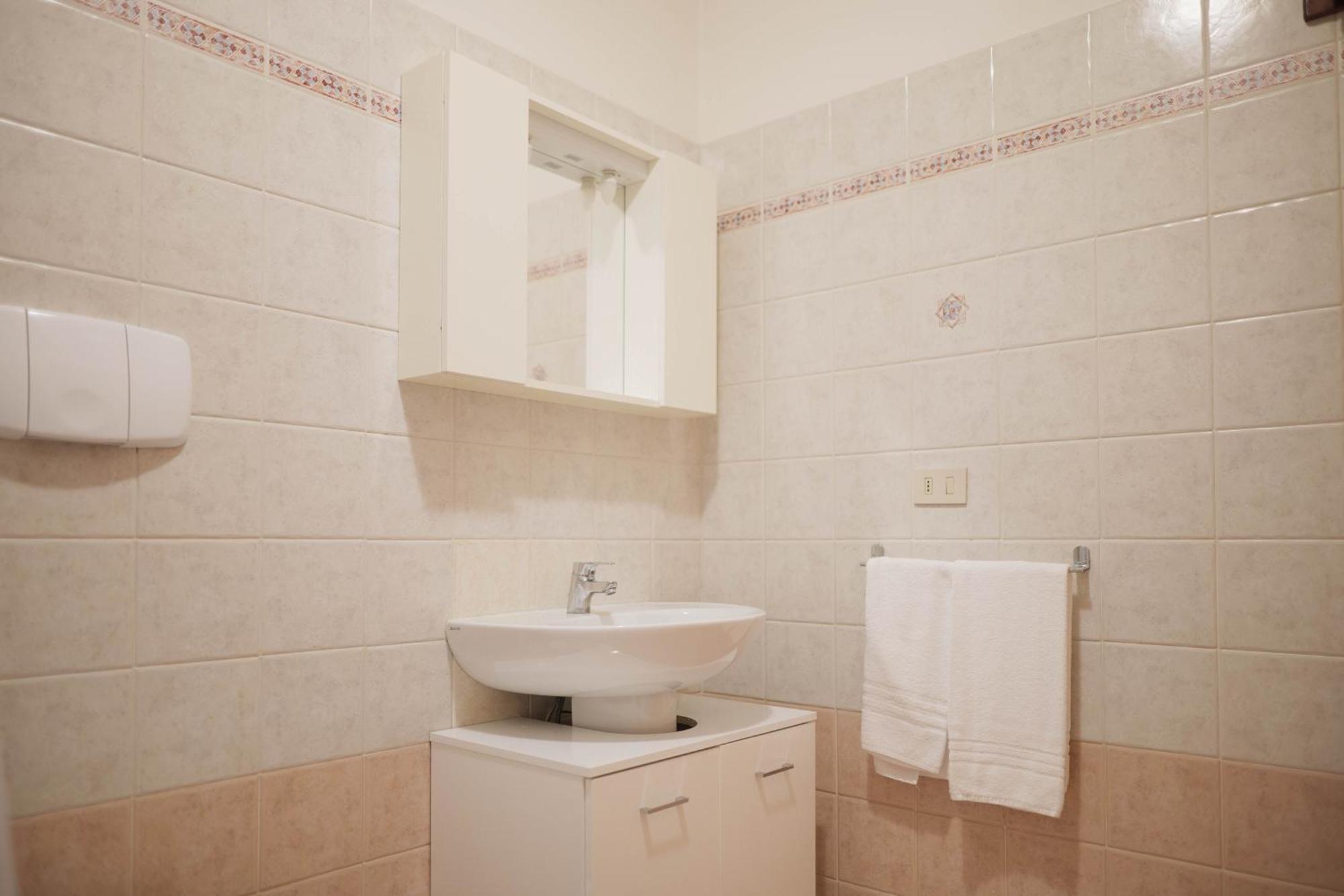 Casa Ghandi Vicino A Roma Con Box Auto E Wi-Fi Monterotondo  Eksteriør bilde